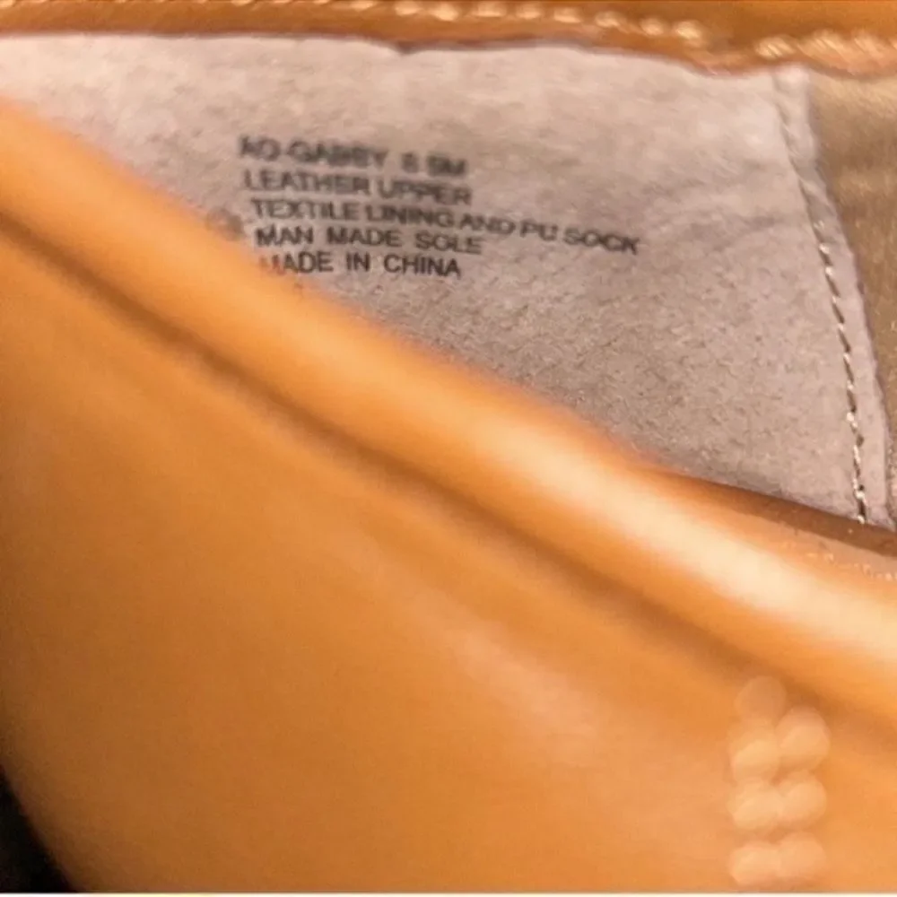 Aqua Leather Tan Flats/Shoes(Size 8.5M)